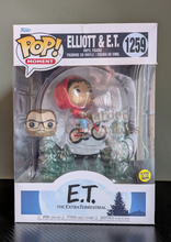 Load image into Gallery viewer, Elliott &amp; E.T. gitd Funko Pop! Movie Moment
